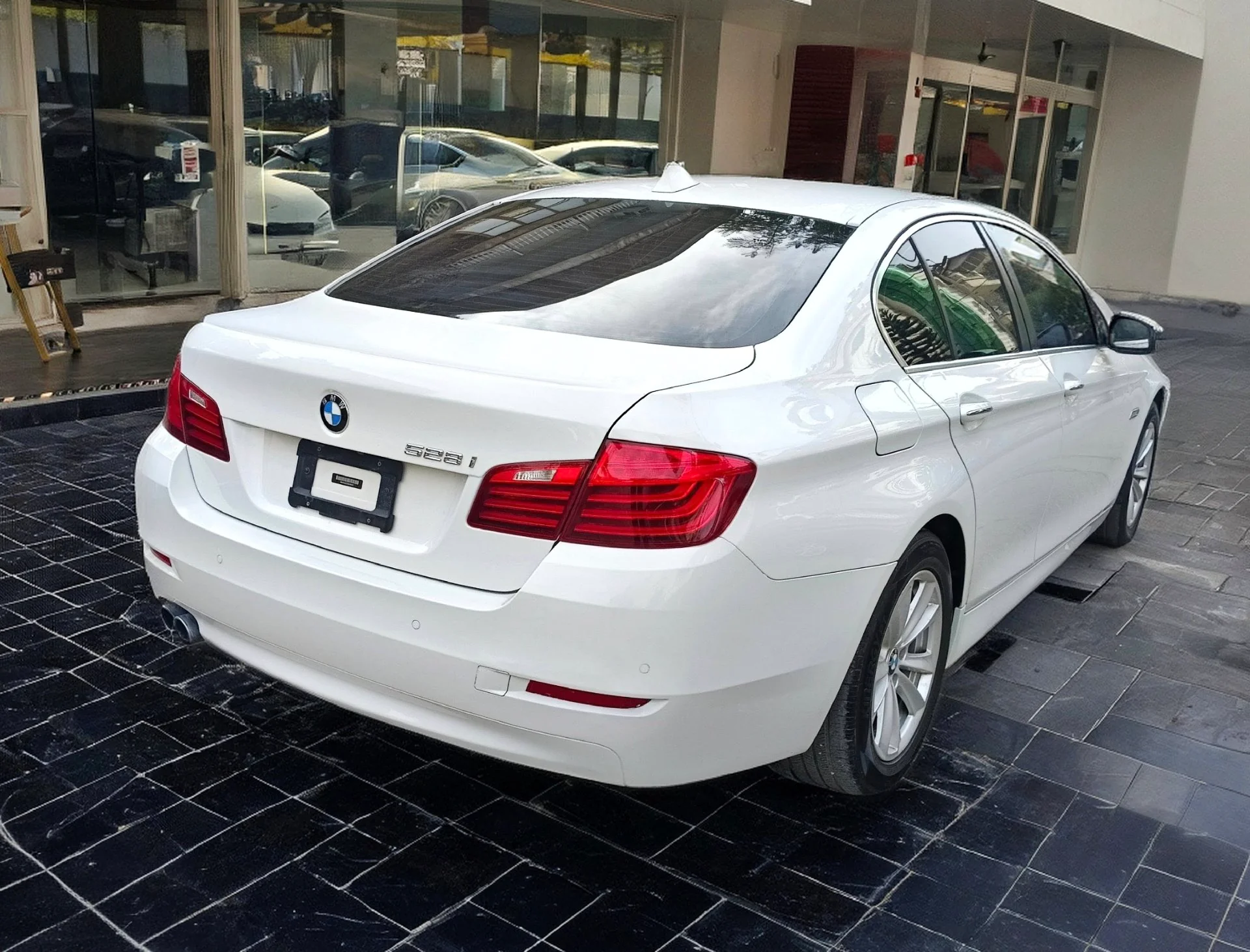 2016 بي_إم_دبليو 528 - Used - damascus - Photo 5