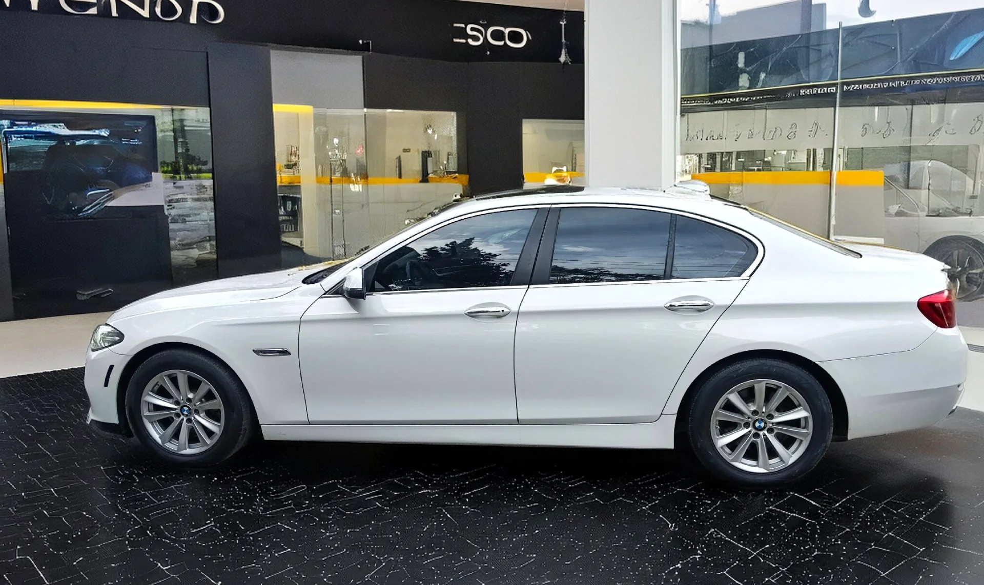 2016 بي_إم_دبليو 528 - Used - damascus - Photo 6