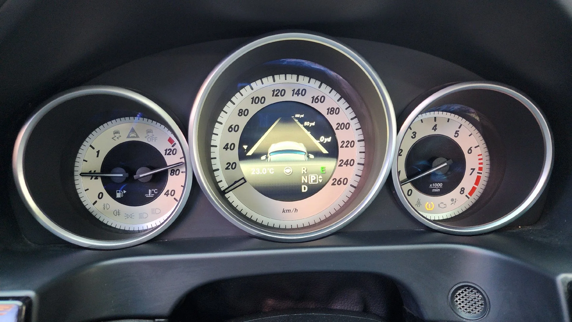 2015 مرسيدس_بنز e 400 - Used - damascus - Photo 11